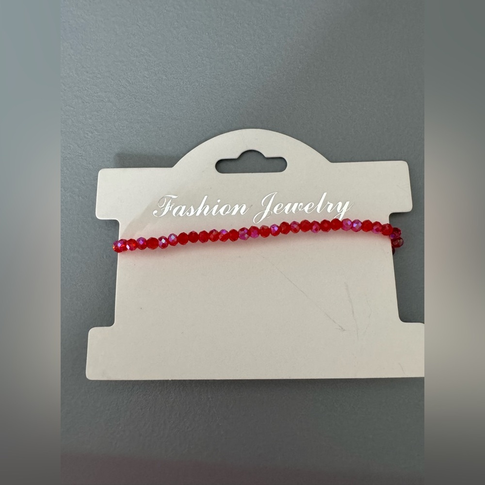 🛍️ any 5 items for $15 🛍️ Red glass Beaded Bracelet
